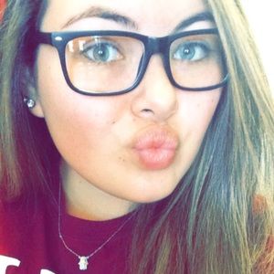 Meet your Posher, Rebecca